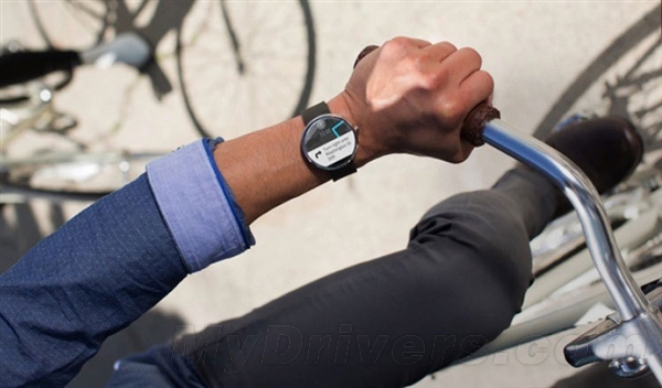 Moto 360۸...