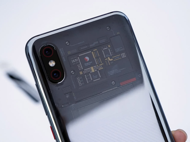 小米8透明探索版和vivo NEX对比 你买谁?