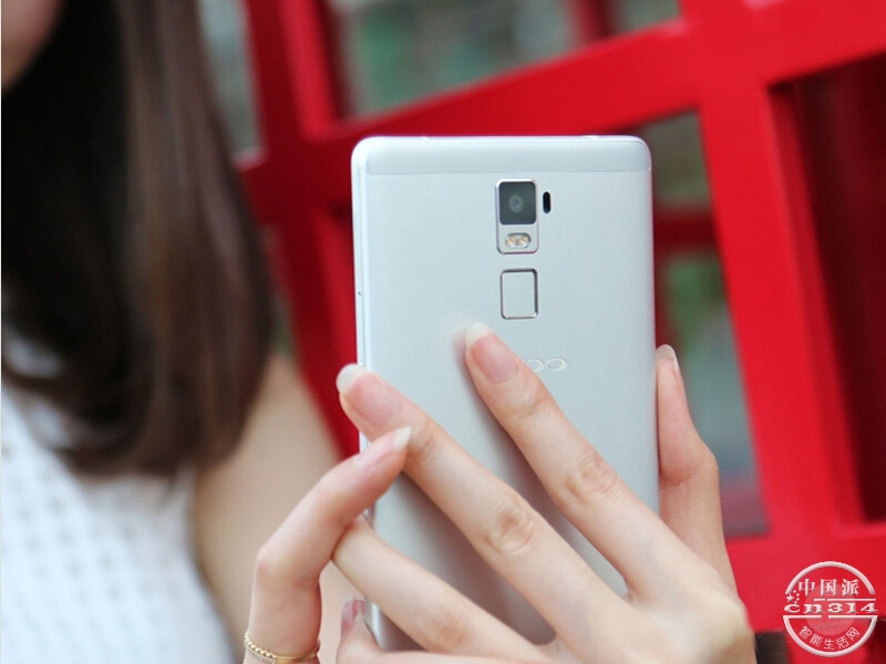 oppo-R7.jpg