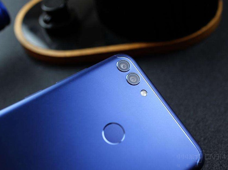 价格亲民人人爱!2018最值得买千元机推荐