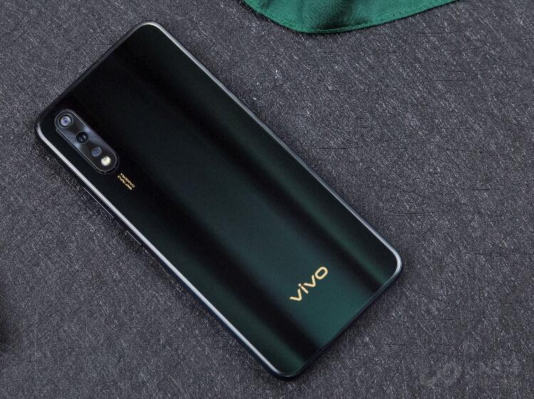 ĥңvivo Z5ˣ