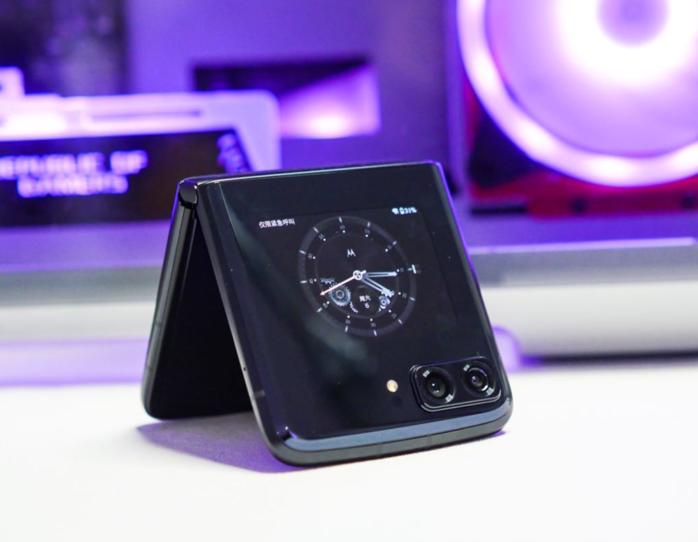 ֻᷳ棿moto razr 2022۵