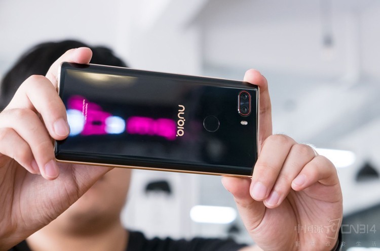 ����Ŭ������èֱ����������Լ������ɢ��