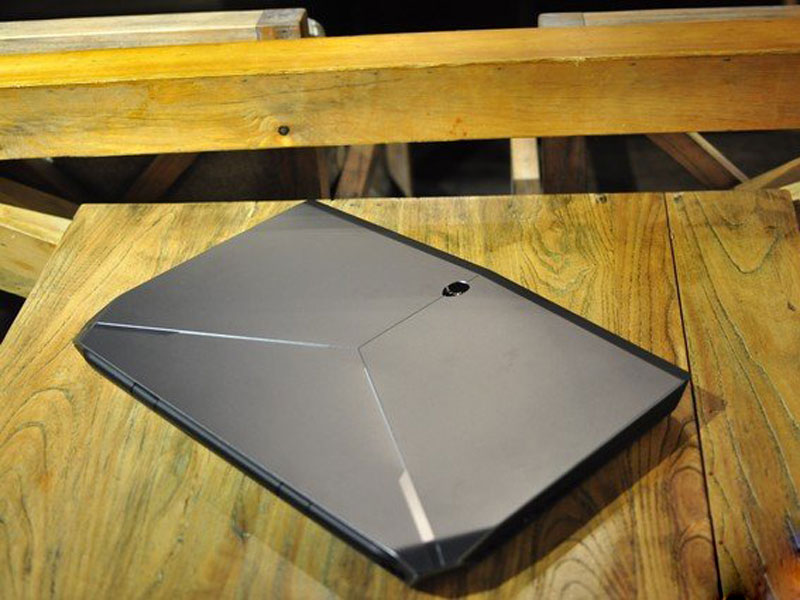 Alienware 15(ALW15ED-3718).jpg