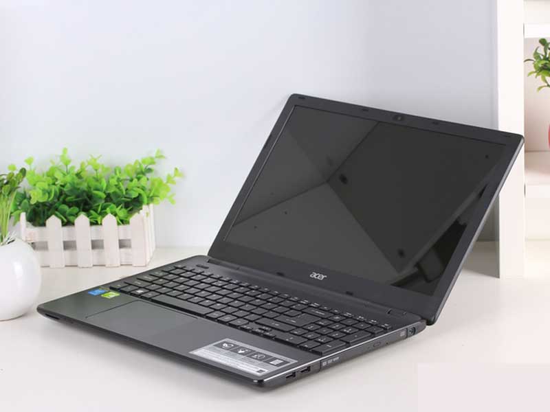 Acer-E5-572G-57DW.jpg