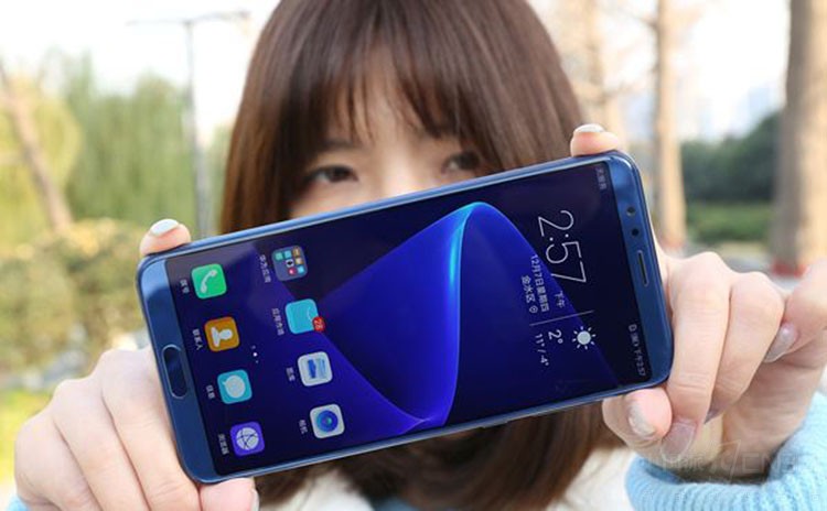 18年最值得买的六款手机 3K价位无可挑剔