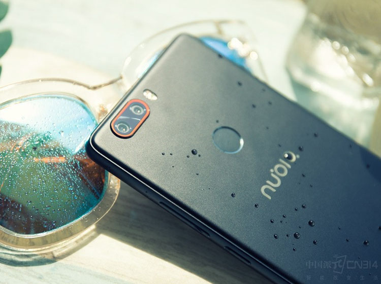 �������ܹھ���300 ������8GB�콢����