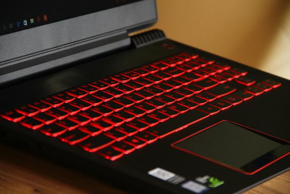 R720 2.jpg
