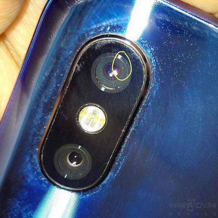 小米8和一加6对比 性能相当小米质量堪忧