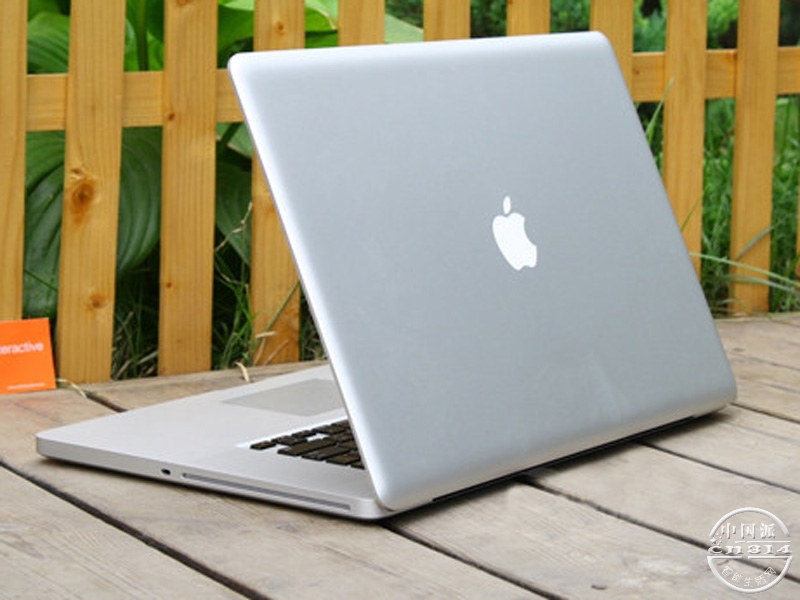 苹果Mac Book Pro.jpg
