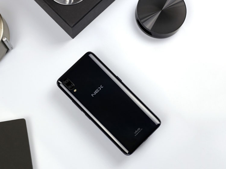 ���и���ռ���ֻ�Ϯ�� ����λ�������̵�