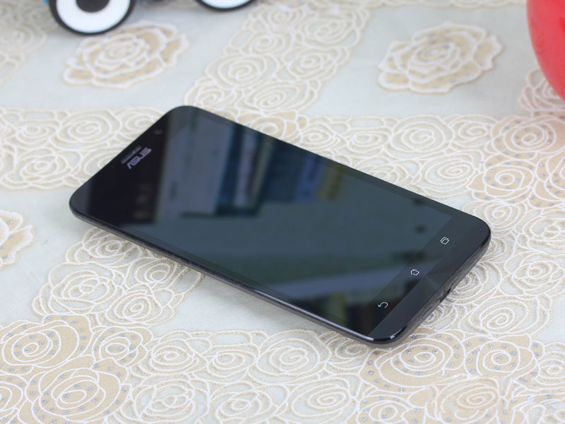 ��˶-ZenFone-2.jpg