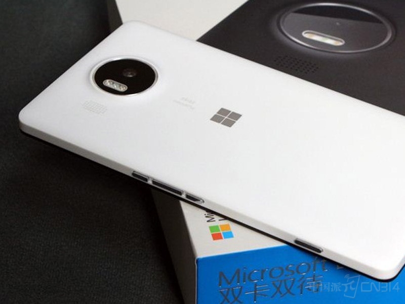 Windows Phone  950 XL.jpg