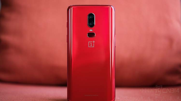 小米8和一加6对比 性能相当小米质量堪忧