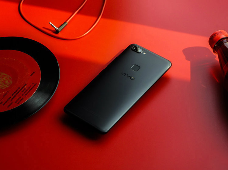 95����ֻ�Ʒ���̵� ��ƾʲô���õ�һ