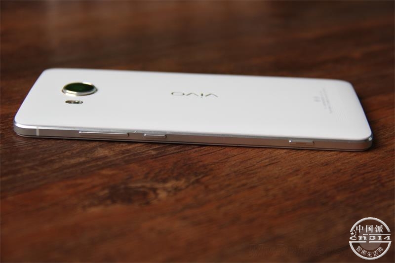 vivo Xshot.jpg