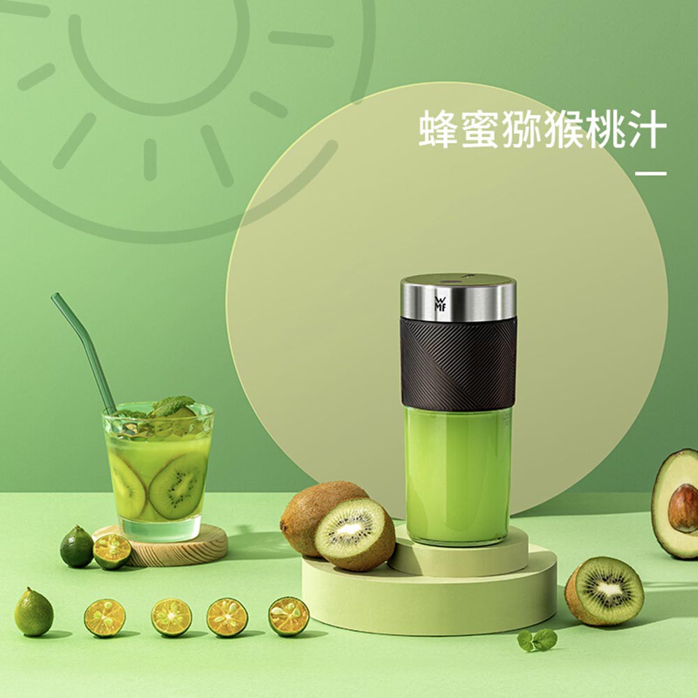 十款迷你榨汁机自带电源 可随时享用果汁 