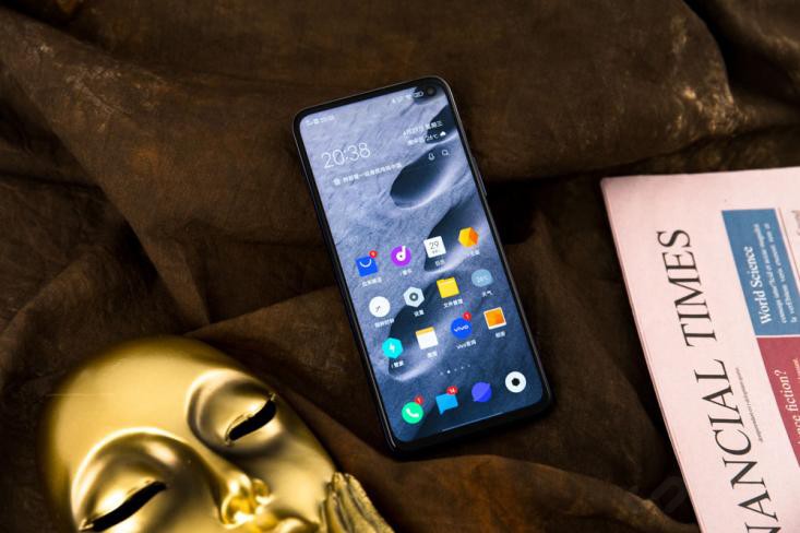 拍照丑女友生气?iQOO Neo3给机会弥补! 拍照丑女友生气?iQOO Neo3给机会弥补!