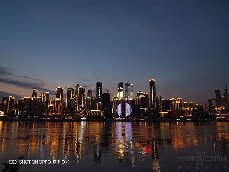 �۾�����ϵ�� OPPO Find X�µ�����ҹ��