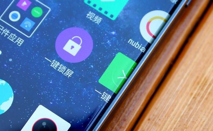 ����ֻ�Ʒ�ƽ������� ���ģ�ˮ�϶���ǳ