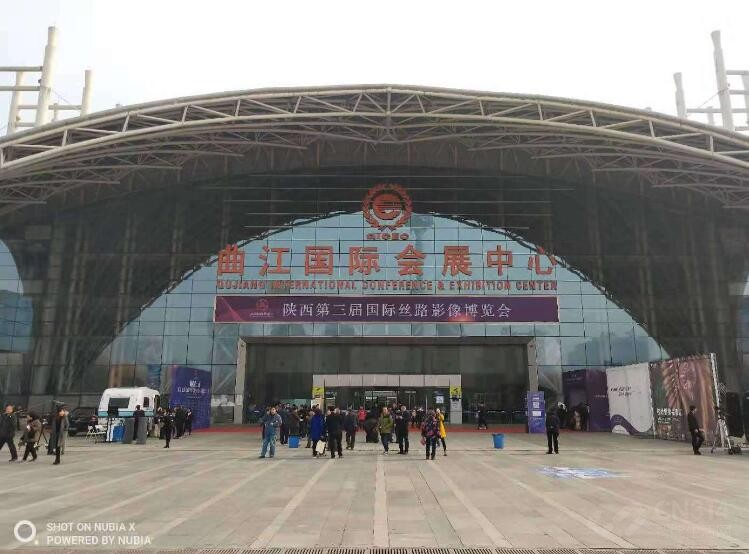 ����˿·Ӱ�������ϣ�Ŭ����X��������