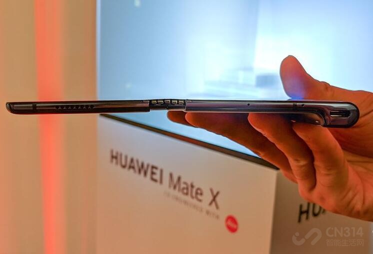 ��ΪMate X�𺳷��� ����������һ���ֻ���