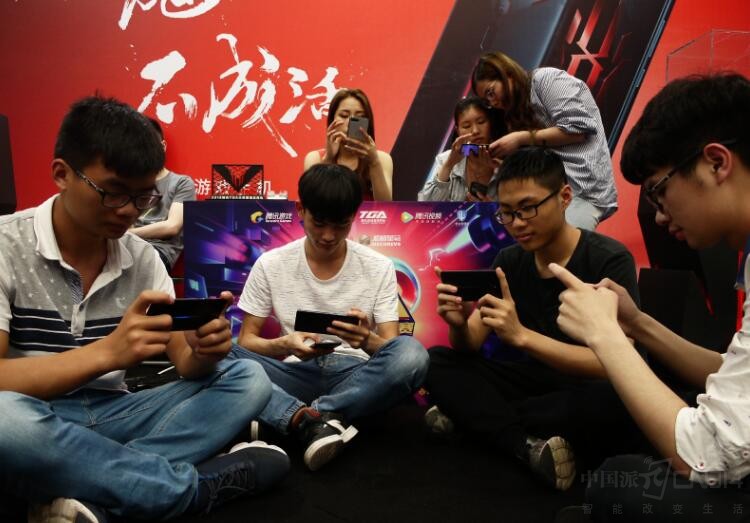 ��ħ���ε羺�ֻ� ����������TGA�Ľ���