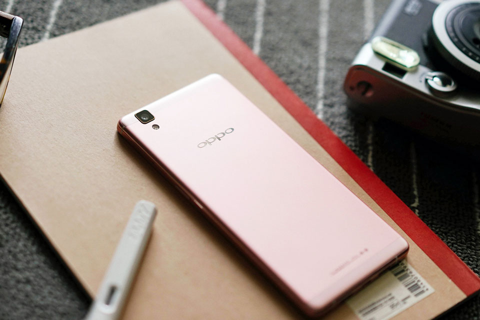 ���¿��OPPO R7s���˱�����Ƴ���֮�⣬�����Ƴ���õ���ɫ��һ��ʽ���������ﵽ���µĸ߶ȡ�