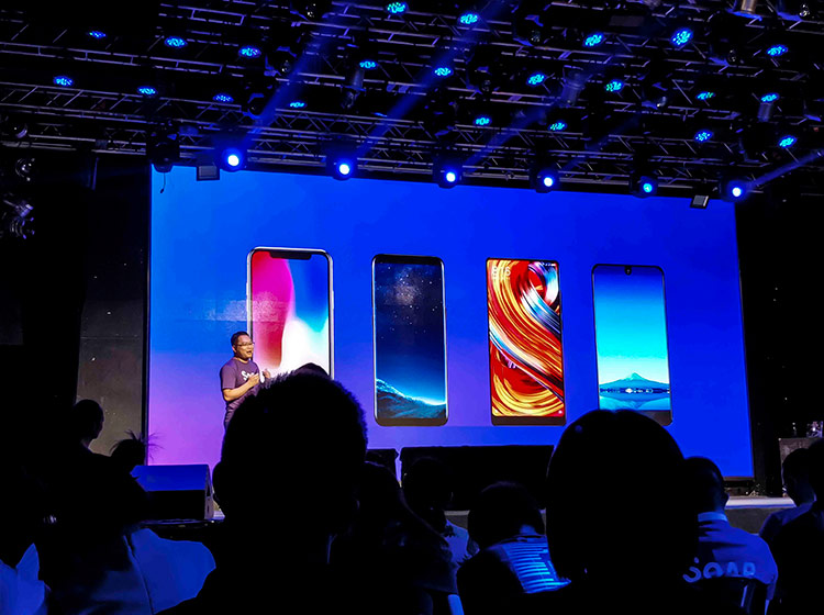 SOAP�ֻ���ϯִ�й��ߴ���̨��������������AQUOS S2��С��MIX 2��iPhone X���Ŀ�������˶Աȣ����ǵ���ۻ������������С����˼⡱��������ͷ����������ã���������ȱ�ݡ�