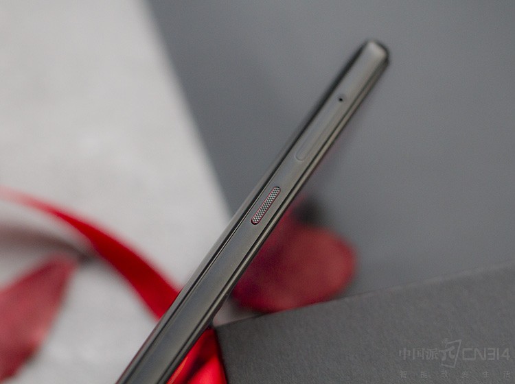 ����������Ŭ����Z18ӵ���ޱ�ˮ������ET�����ӳֺ�����845������������ǿ�����ܣ������ù����߸е�ʧ����