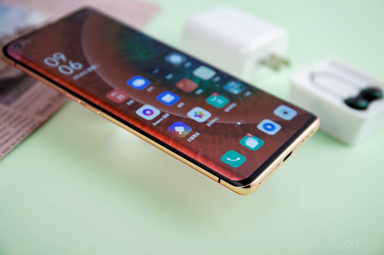 ˫�������������趨��67.8�ȡ�OPPO�ٷ���˵�������ճָк��󴥻��������֮���ƽ�⣬ͬʱFind X2 Pro����Ļ��������ľ������1.4mm���ﵽȫ��İ�ΧЧ����