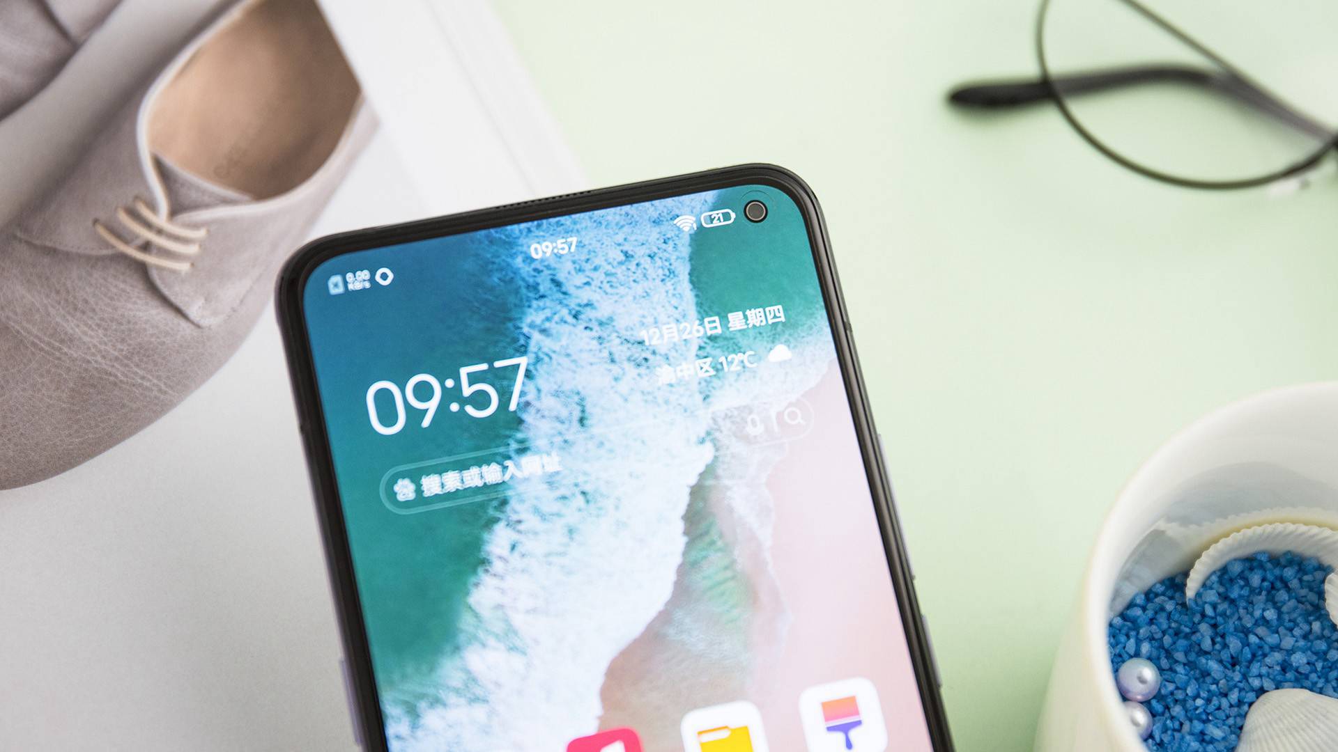 ���������������°����������������ڿ�����λ��λ�����Ͻǣ��׾�Ӧ����Ŀǰ��С��2.98mm���������Ͻǵ�״̬���м�������Ӱ�쵽�ֻ���Ļ�ĸй�Ч�����������ǳ�������