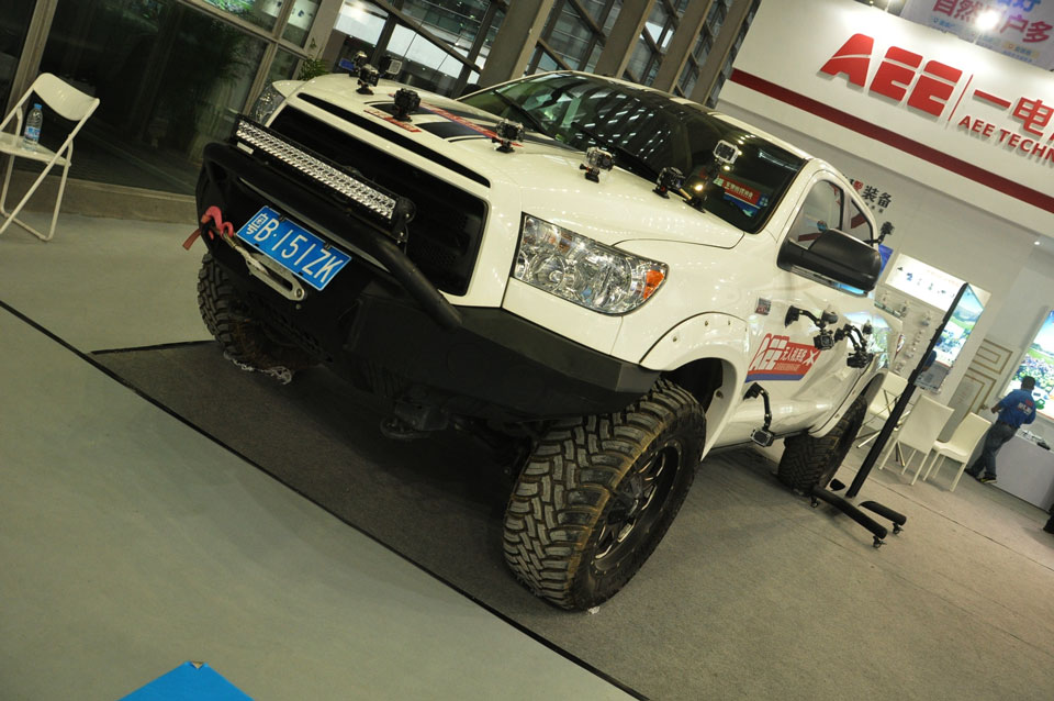 ����̹;V8�ƺ���˵��AEE��ǿ��������|AEE�˶������