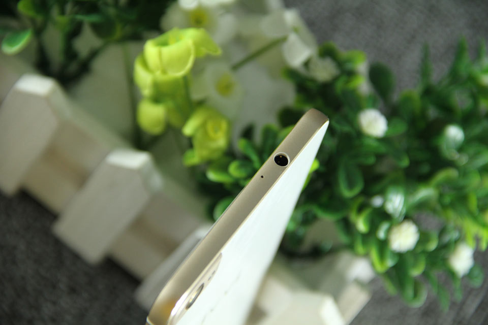 �ֻ������Ǳ�׼��3.5mm�������