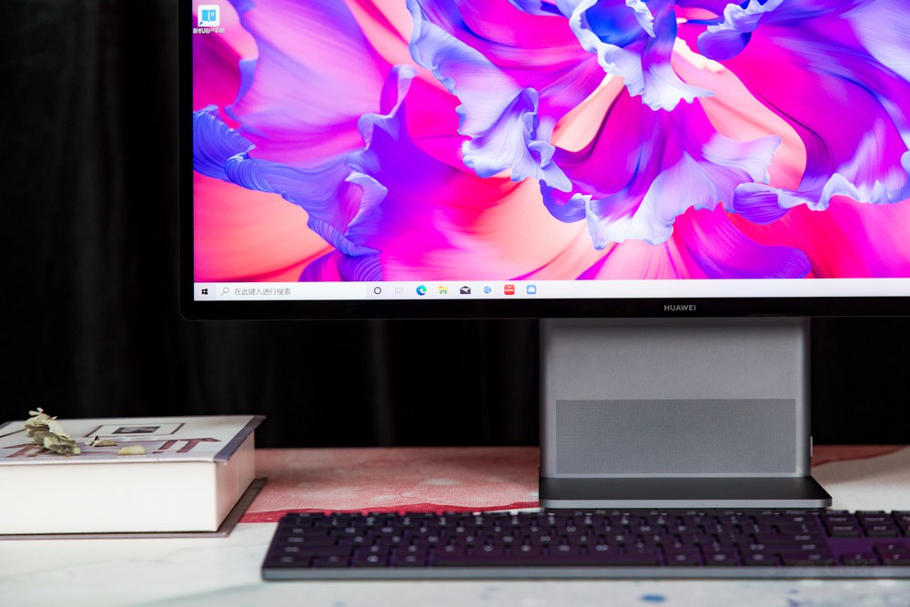 ЭͬǻΪ󿴵ˡӷ֣һǴ򿪻ΪֻNFCܣӴϵShift˲ֱMateStation Xһ¼ֻƽ塢ʵͬĻΪ˺ţܼʱӡ