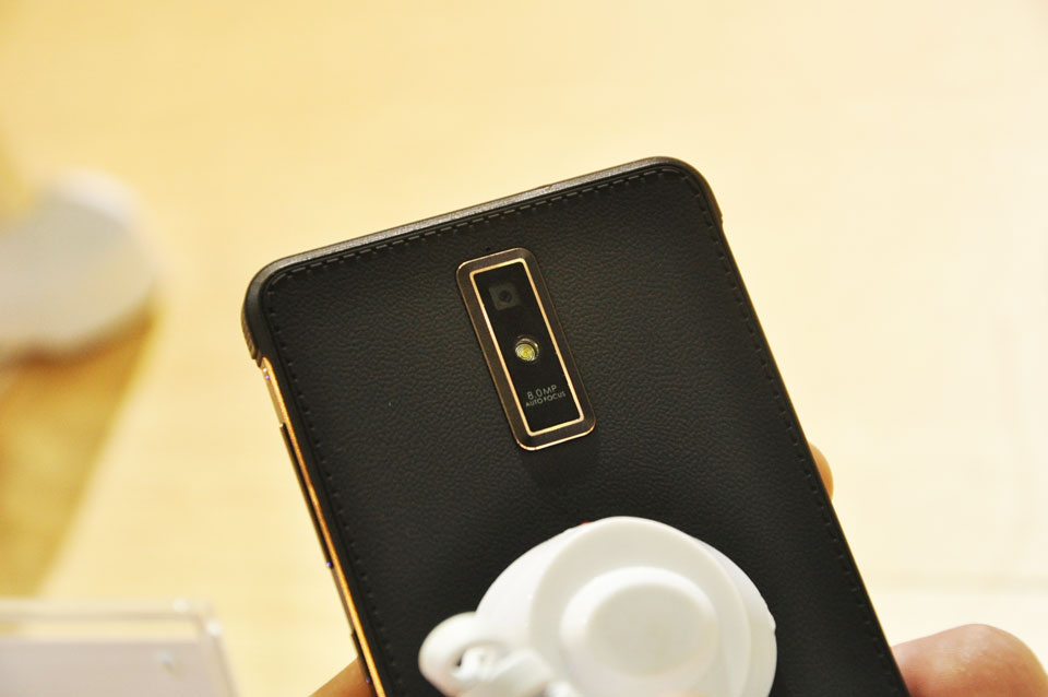 �����800����������ͷ�뵥ɫ��LED�����û�����㣬�����û����������Ҳֻ���ķ���|�����ķ��ֻ�G610M