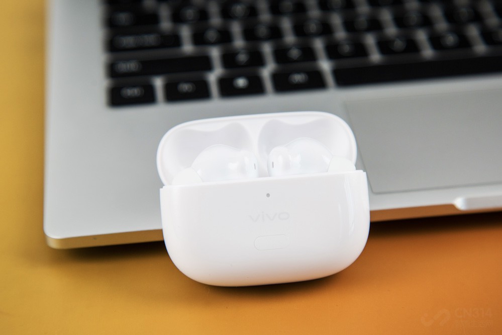 ߽һֱǱұ֮أԴƻAirPods ProĴ֮󣬹·ƷƷ׷׸гѾдѲƷɹѡ񡣶ոvivo TWS 2߽ҵڵһԱƾߴ40dBĽȡ̬ܶȵҵޣ499Ԫļ۸ҲԼ۱ʮ㡣Ǿһ龫Ƭչʾɡ
