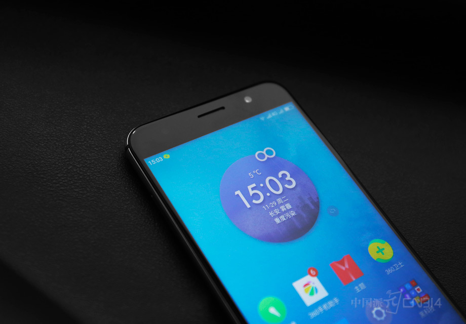 ���ڲ����˺�ɫ�Ĳ�����壬�����ĵƣ����߾��봫�������Ӿ����Ѿ����ɼ���Ϩ����һ�廯���б��