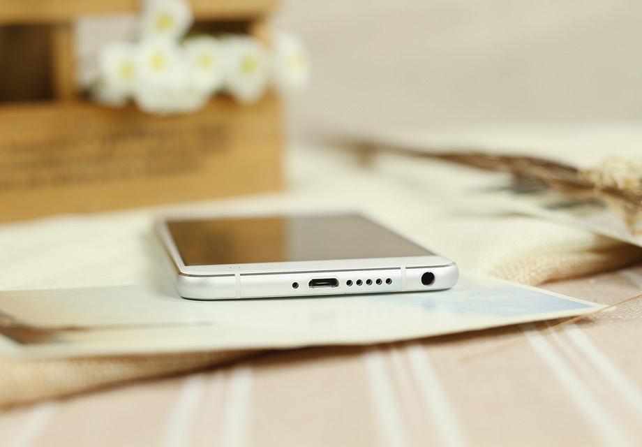 ͬ ʱ������������ڵײ�Ҳ��ʹ�䲻�ƻ����������У�����Ľ�׸�Ϊ������