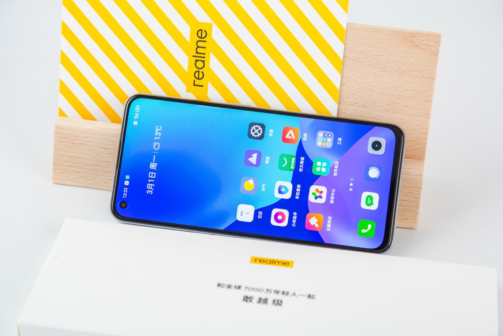 Ļ棬realme GTһAMOLEDʡ120HzˢʵĴʵP3NTSCɫĸ߸ǣɫʾʵͬʱӾɫӰ޵֡ϷʱԴõĳС