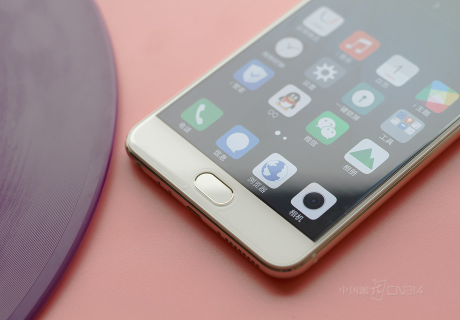 ǰ��ʵ��Home����ͬʱ���а�ѹʽָ��ʶ�������õ����ǽ�ɫ��ǰ����ɫ��Home��������һȦ��ɫ��׺����������ǣ�