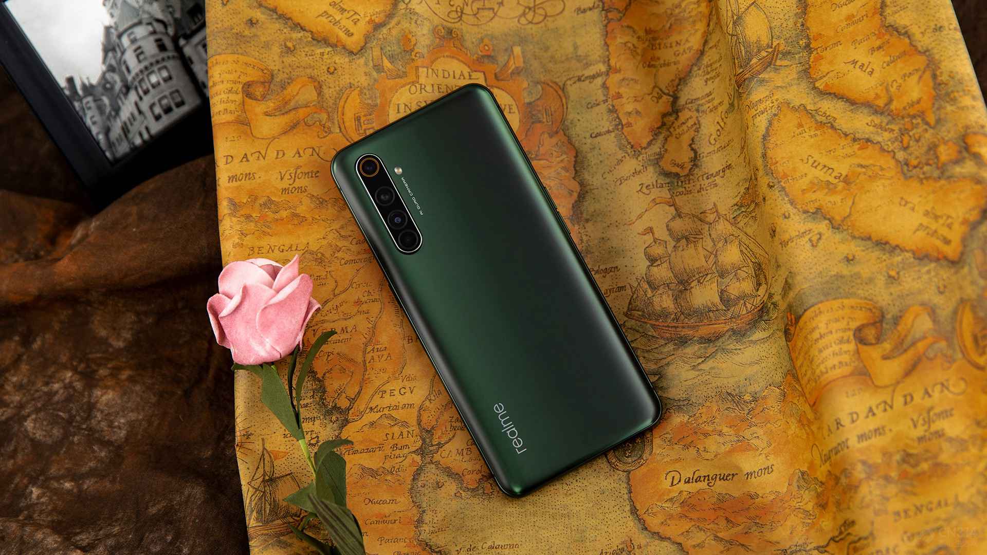 realme X50 Pro��Ȼ����ڹ�ȥ�Ĳ�Ʒ�۸��������������������г����Ծ��нϸߵ��Լ۱ȣ����ۼ�3599Ԫ��8GB+128GB��Ҳ�ǹ�ȥ�콢��Ʒ���ۡ���Ҫ����5G��realme X50 ProҲ�Ǹ������Ĵ𰸡�
