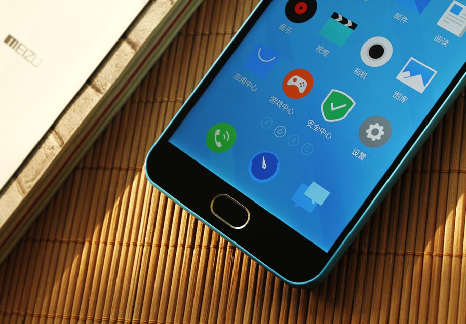 ����Note2����СԲ����ƣ�����ȫ����Բ����������Ե�mBack����Home������Χ�����Ž�������ɫ�����Ͻ𰴼��ӹ̻������������Ӿ����������ʸи�ǿ�ҡ�