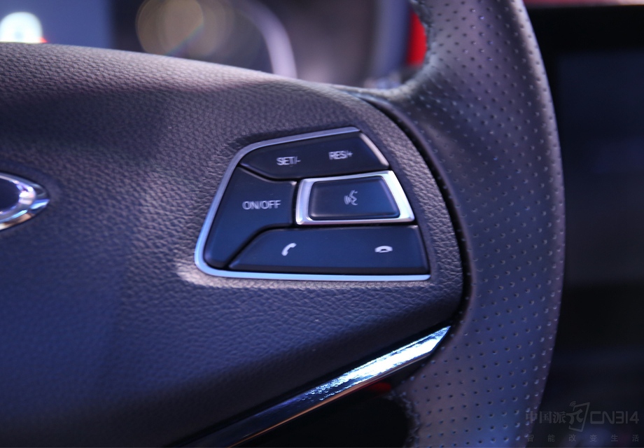 �ߴ��ϣ��³��ĳ����߷ֱ�Ϊ4338/1830/1645mm�����2630mm��