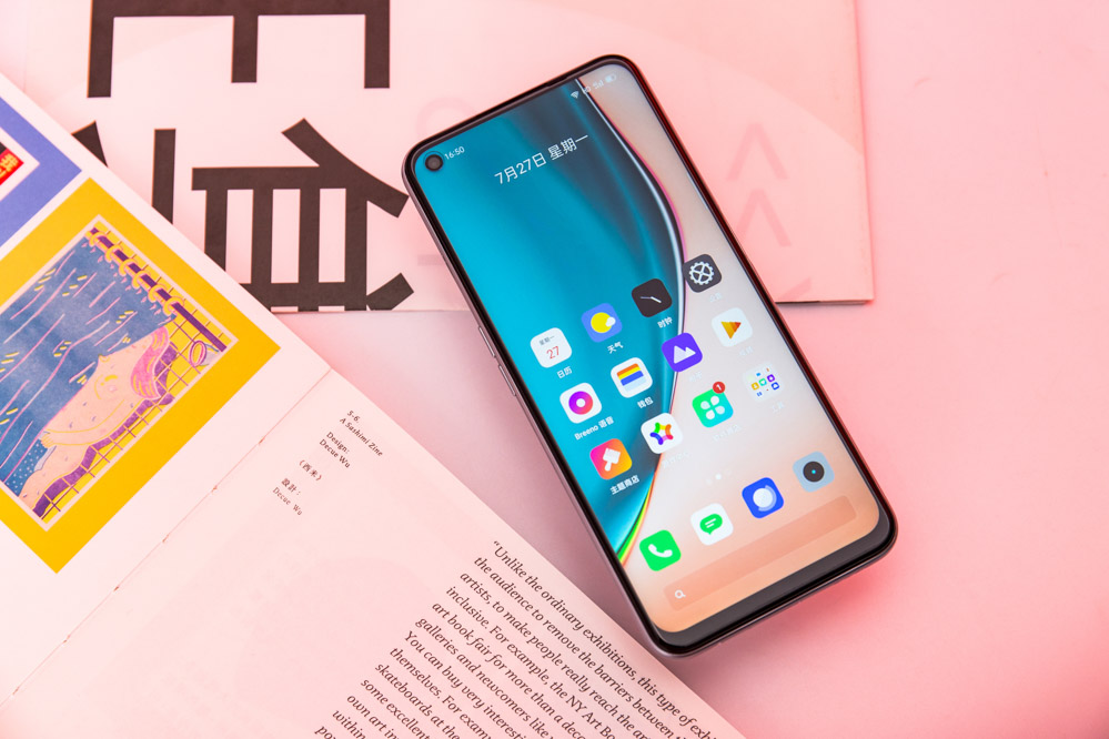 realme V5һ6.5ӢLCDڿĻΪ˵׵ƣ׿ھСռȴﵽ90.7%Ļ90HzˢԼ180HzزʣΪ