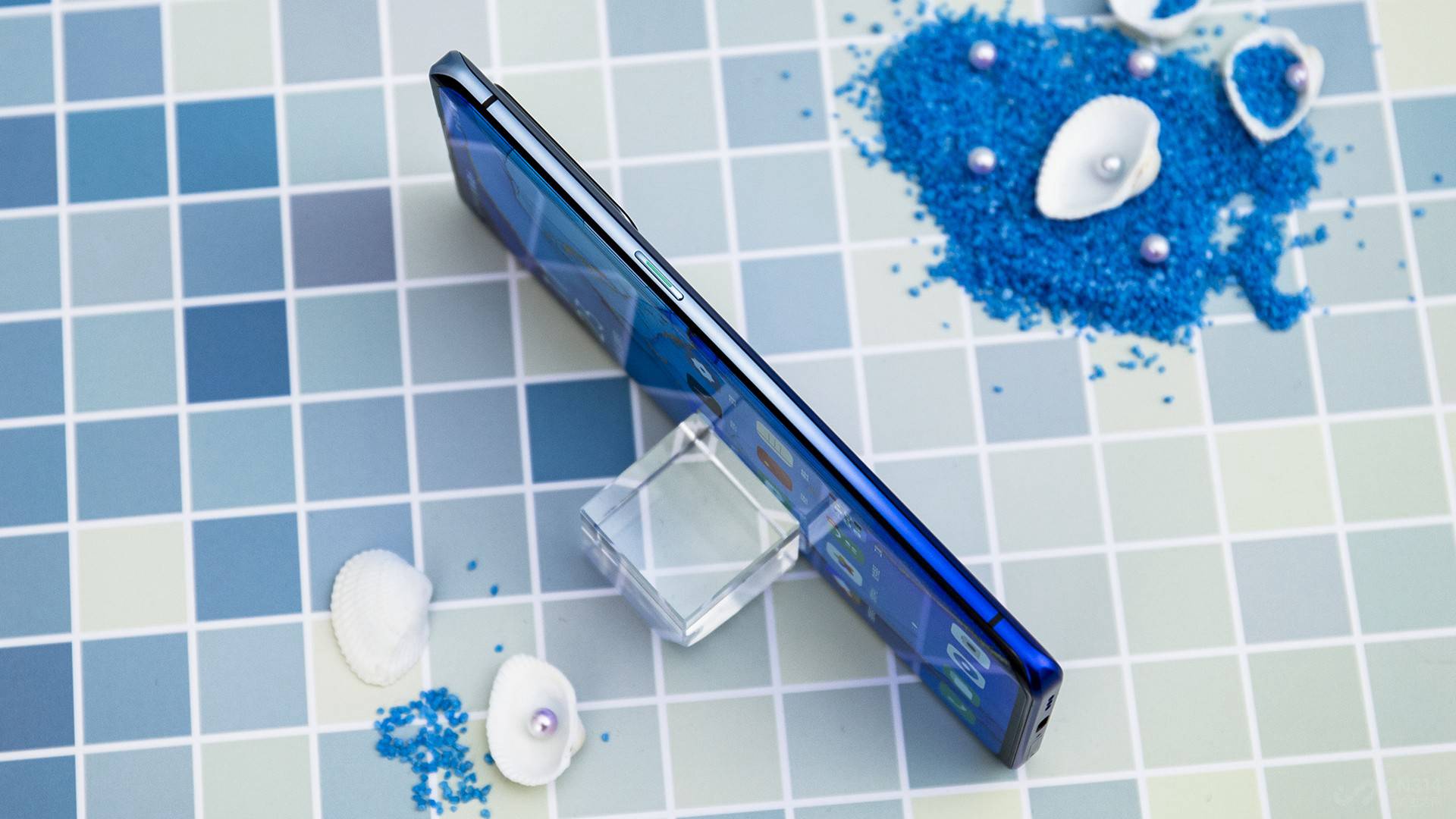 ���˴�����Ƶ��������Pro��90Hz˫��������4025mAh��ص������⣬OPPO Reno3 Pro��������5G�ֻ��ĺ�ȼ�¼����7.7���׺�ȣ�������171�ˣ���Ϊ�ֻ�Ȧ��һ��������