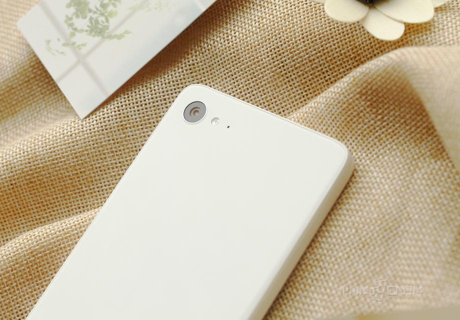 �����Ϸ���һö1300�����ص�����ͷ���ﵽ��һ���콢�ֻ���ˮƽ��