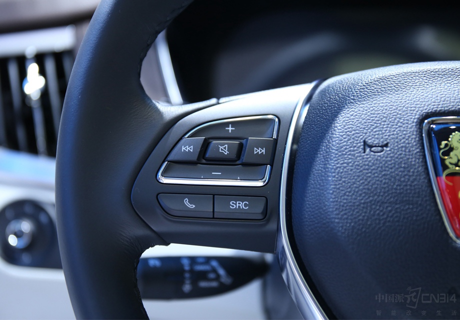 ����ʾ3D����������ͨѶ��Ϣ������״̬��������ȫ���ѡ�