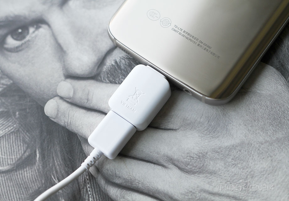 ������ͨ��OTGת�ӿں��ֻ������ӣ��ǳ��ĺ�г�����˵�������ǵ�ϸ������ϵ�ע�ء�