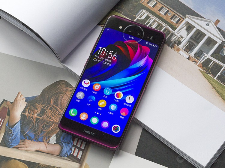 ��Ȼ��˫���ֻ�����Ȼ�ٲ���˫���������������Գ䵱����ʹ�ã�����ӵ��˫��������˫�����غ�Magic Case������ʾ�����ԣ�����Ҳ�����Ķ���